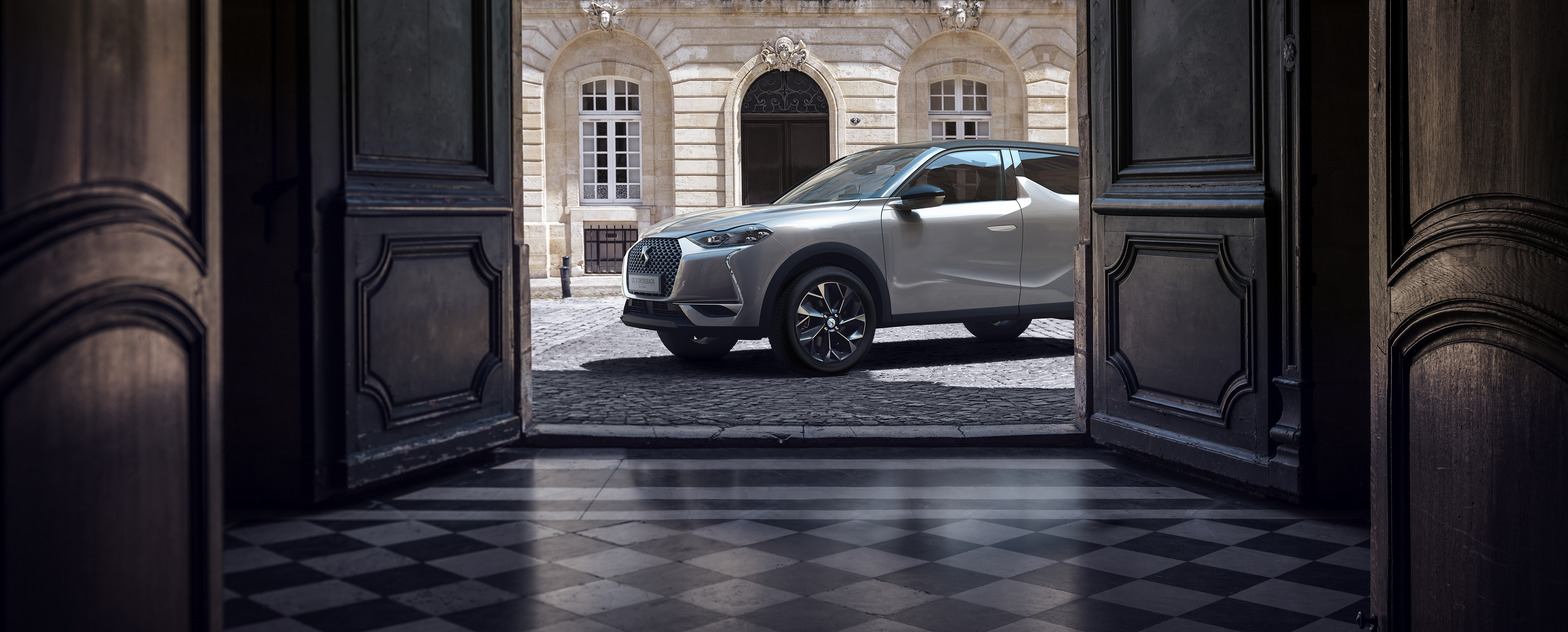 DS 3 CROSSBACK E-TENSE発売開始 エレクトリックラグジュアリー